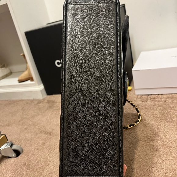 Chanel Maxi Flap - Picture 10 of 12